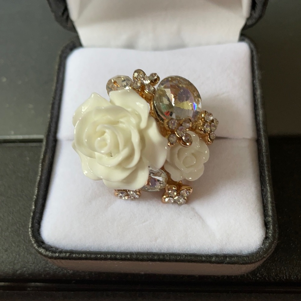 New White rose ring with crystals adjustable 7-8